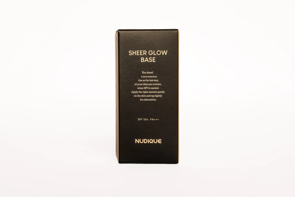 NUDIQUE SHEER GLOW BASE -  נודיק - איפור בסיס בכיסוי קל למראה זוהר